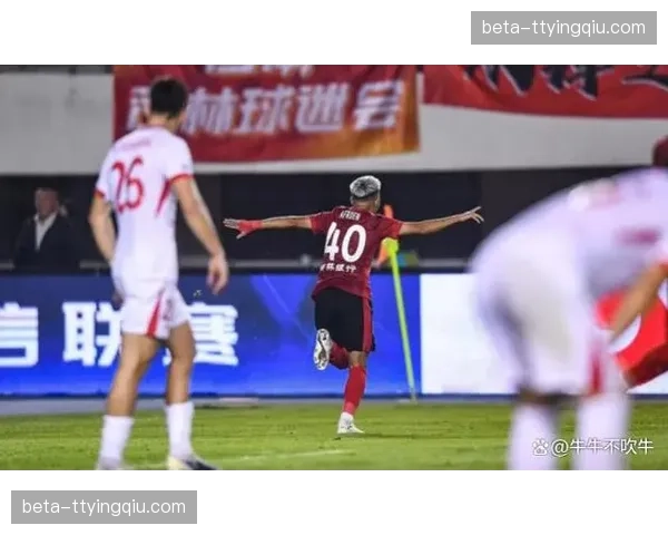 青岛海牛主场遭四球逆转 赛季开局三连败深陷降级区 青岛海牛主场遭四球逆转 赛季开局三连败深陷降级区